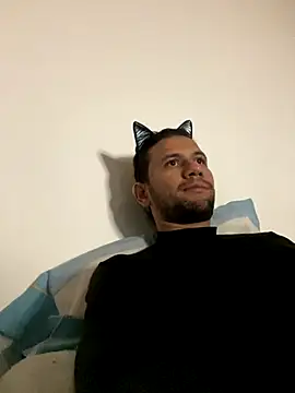 Snapshot of Michaell_Spinelly chatting on November 1, 2025, 2:07 am Michaell Spinelly online show from November 1, 2025, 2:07 am