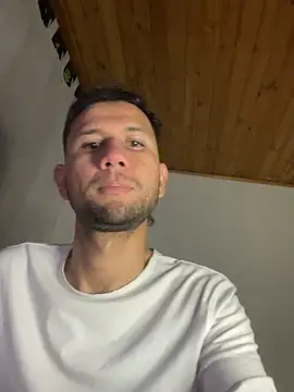 Snapshot of Michaell_Spinelly chatting on October 9, 2025, 10:43 pm Michaell Spinelly online show from October 9, 2025, 10:43 pm