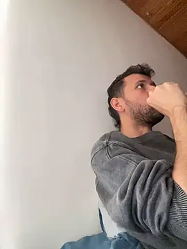 Snapshot of Michaell_Spinelly chatting on September 16, 2025, 7:04 pm Michaell Spinelly online show from September 16, 2025, 7:04 pm