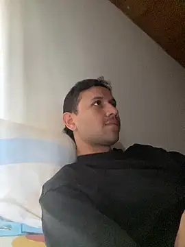 Michaell Spinelly online show from November 3, 2025, 8:01 pm