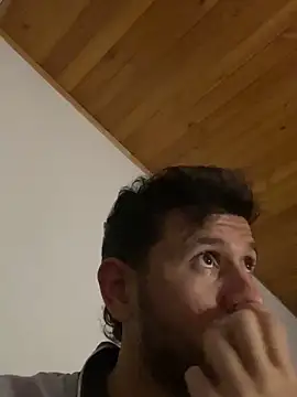 Snapshot of Michaell_Spinelly chatting on September 20, 2025, 3:00 am Michaell Spinelly online show from September 20, 2025, 3:00 am