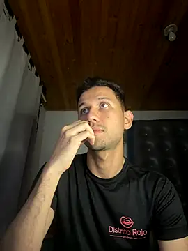 Snapshot of Michaell_Spinelly chatting on October 18, 2025, 11:18 pm Michaell Spinelly online show from October 18, 2025, 11:18 pm