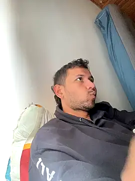 Snapshot of Michaell_Spinelly chatting on October 25, 2025, 2:28 pm Michaell Spinelly online show from October 25, 2025, 2:28 pm