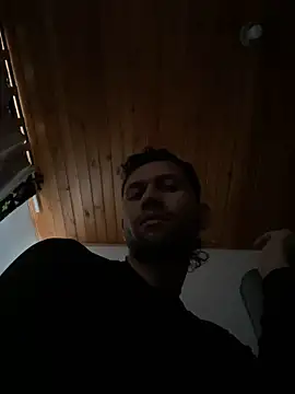 Snapshot of Michaell_Spinelly chatting on October 29, 2025, 8:08 pm Michaell Spinelly online show from October 29, 2025, 8:08 pm