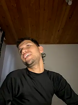 Snapshot of Michaell_Spinelly chatting on October 27, 2025, 7:37 pm Michaell Spinelly online show from October 27, 2025, 7:37 pm