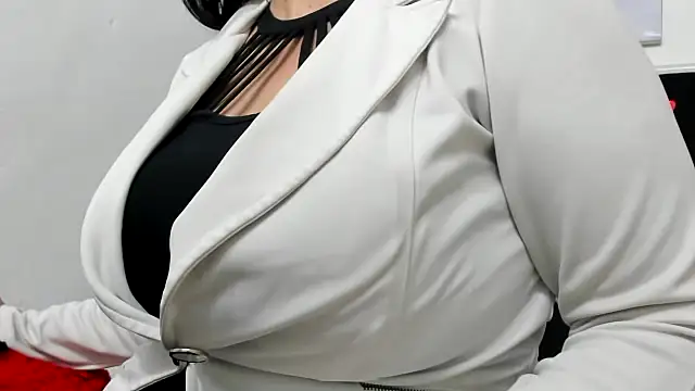 Snapshot of katherine_blair chatting on February 19, 2026, 12:35 pm katherine blair online show from February 19, 2026, 12:35 pm