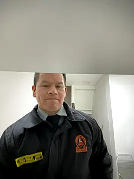 Snapshot of Manu0586 chatting on October 5, 2025, 2:57 am Manu0586 online show from October 5, 2025, 2:57 am