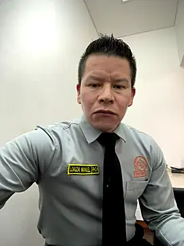 Snapshot of Manu0586 chatting on October 7, 2025, 9:27 pm Manu0586 online show from October 7, 2025, 9:27 pm