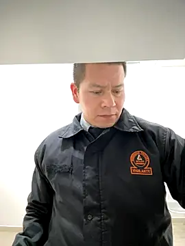 Manu0586 online show from November 26, 2025, 11:38 pm