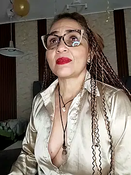 Snapshot of Cailinmilf chatting on October 11, 2025, 9:43 am Cailinmilf online show from October 11, 2025, 9:43 am