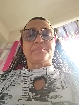 Snapshot of Cailinmilf chatting on October 13, 2025, 10:10 pm Cailinmilf online show from October 13, 2025, 10:10 pm