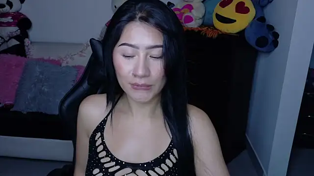 Snapshot of evelyn_ch_ chatting on October 17, 2025, 2:08 pm evelyn ch  online show from October 17, 2025, 2:08 pm