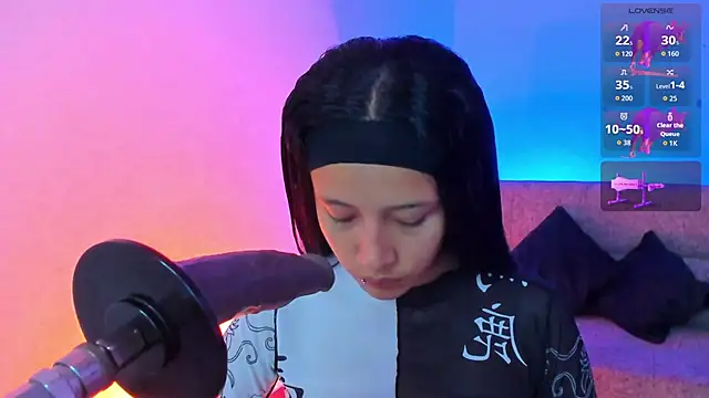 alicemoon   online show from November 4, 2025, 10:19 am