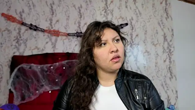 Snapshot of Larissa_Antonella chatting on October 19, 2025, 3:53 am Larissa Antonella online show from October 19, 2025, 3:53 am