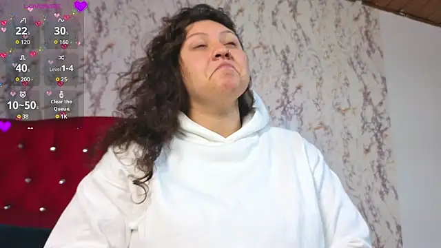 Snapshot of Larissa_Antonella chatting on October 13, 2025, 12:34 am Larissa Antonella online show from October 13, 2025, 12:34 am