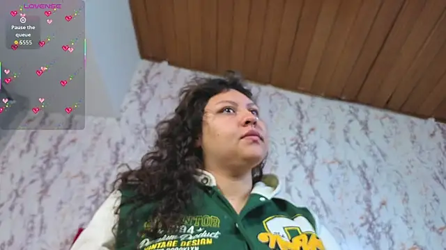 Snapshot of Larissa_Antonella chatting on October 11, 2025, 4:02 am Larissa Antonella online show from October 11, 2025, 4:02 am