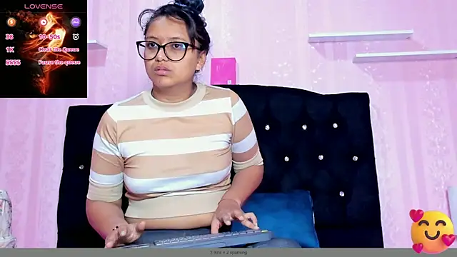 Snapshot of Azul_Moon chatting on September 15, 2025, 3:29 am Azul Moon online show from September 15, 2025, 3:29 am