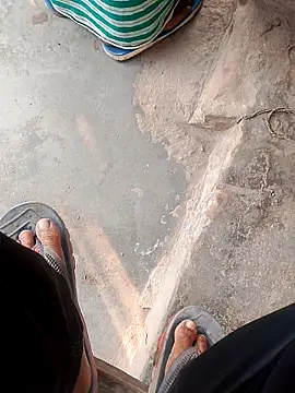 CatchingBouquet online show from December 4, 2025, 1:59 am