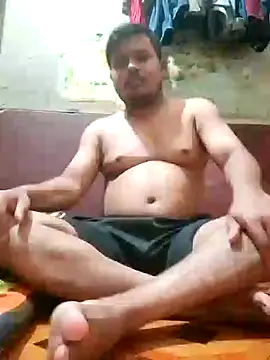 Snapshot of CatchingBouquet chatting on October 4, 2025, 4:30 pm CatchingBouquet online show from October 4, 2025, 4:30 pm