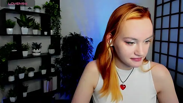 Snapshot of Ida_FaneStain chatting on October 5, 2025, 2:35 am Ida FaneStain online show from October 5, 2025, 2:35 am