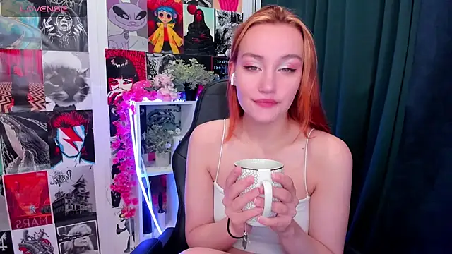 Snapshot of Ida_FaneStain chatting on September 14, 2025, 3:18 am Ida FaneStain online show from September 14, 2025, 3:18 am