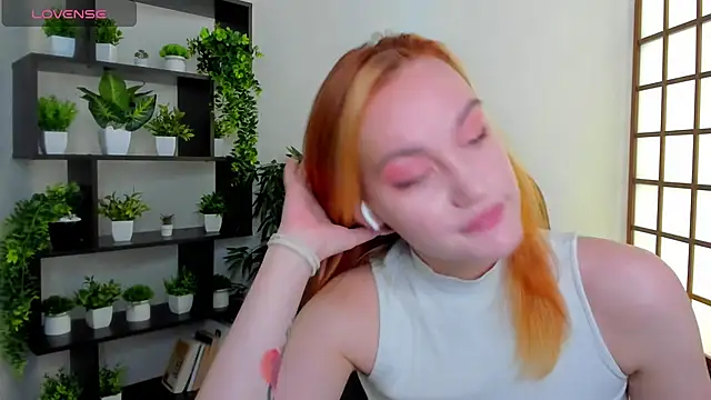 Snapshot of Ida_FaneStain chatting on October 18, 2025, 2:24 am Ida FaneStain online show from October 18, 2025, 2:24 am