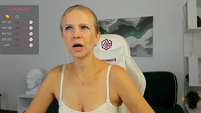 Eliza Wilsoon online show from September 11, 2025, 1:49 am