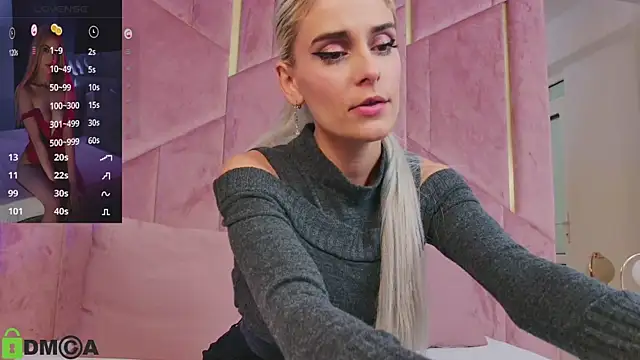 Snapshot of SelenaDaze chatting on September 30, 2025, 3:23 am SelenaDaze online show from September 30, 2025, 3:23 am