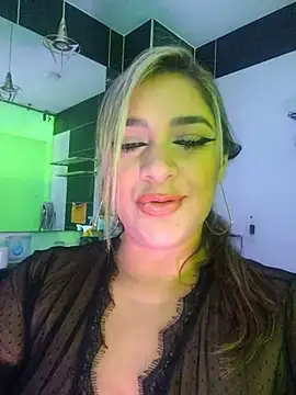 NicoleDiior online show from May 22, 2026, 3:21 pm