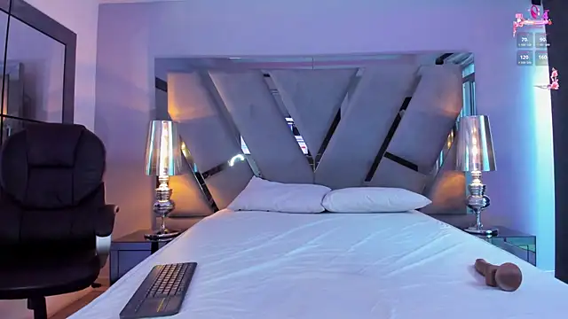 miamirage  online show from October 9, 2025, 12:28 pm