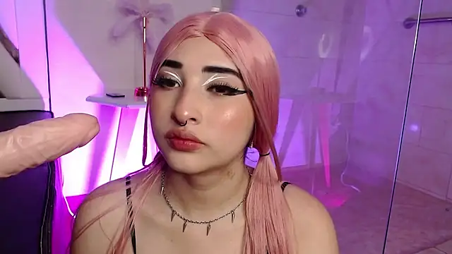 Snapshot of KattEngel chatting on September 22, 2025, 12:44 pm KattEngel online show from September 22, 2025, 12:44 pm