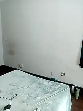 ShySexyBaddiexx online show from September 24, 2025, 10:33 am