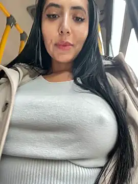 Snapshot of oh_nina chatting on October 16, 2025, 10:07 pm oh nina online show from October 16, 2025, 10:07 pm