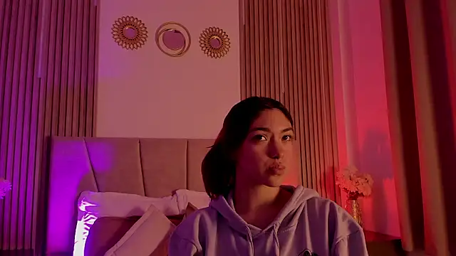 Victoria Beaumont online show from January 14, 2026, 11:47 am