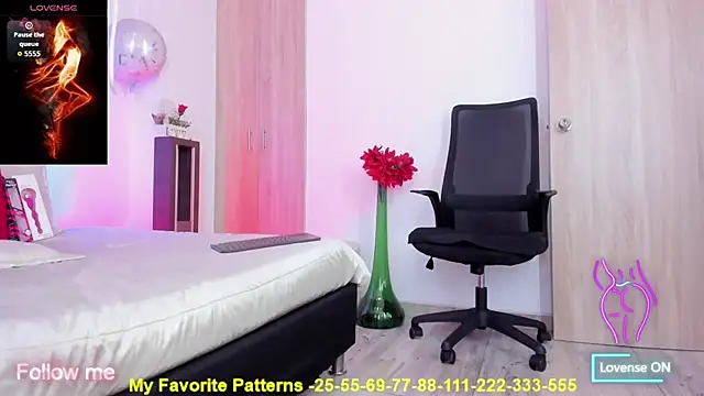 miaroberts69 online show from September 27, 2025, 4:29 am