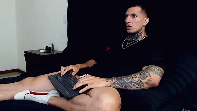 Snapshot of Shane_Clay chatting on October 7, 2025, 2:40 pm Shane Clay online show from October 7, 2025, 2:40 pm