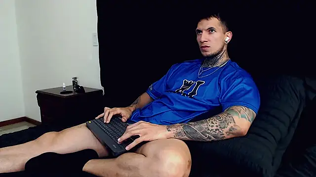 Snapshot of Shane_Clay chatting on October 2, 2025, 8:45 pm Shane Clay online show from October 2, 2025, 8:45 pm