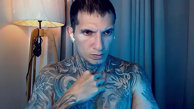 Snapshot of Shane_Clay chatting on November 4, 2025, 1:09 am Shane Clay online show from November 4, 2025, 1:09 am