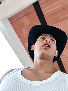 Hiroshi Shen online show from October 19, 2025, 12:30 pm