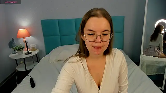 Snapshot of RadiantFairy chatting on September 29, 2025, 2:07 am RadiantFairy online show from September 29, 2025, 2:07 am