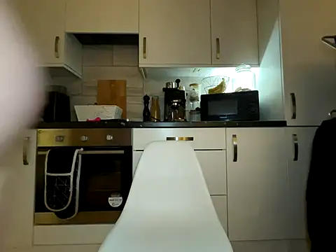 FrancescaXO online show from December 5, 2025, 6:45 am