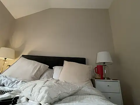 Snapshot of FrancescaXO chatting on October 1, 2025, 8:19 am FrancescaXO online show from October 1, 2025, 8:19 am