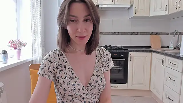 GoodGlamorGirl online show from May 11, 2026, 4:14 am
