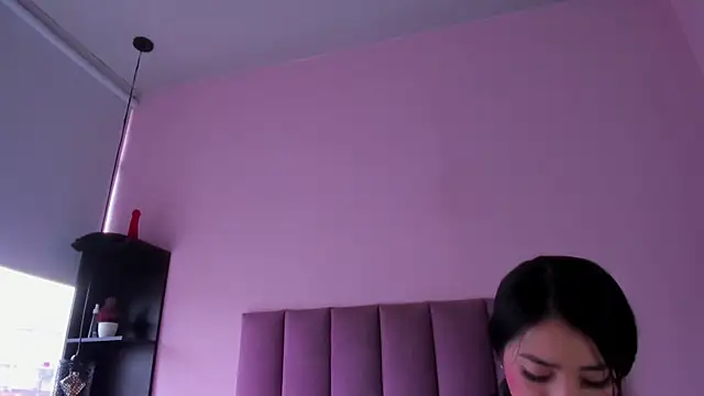 violet myerrs online show from September 19, 2025, 1:04 pm