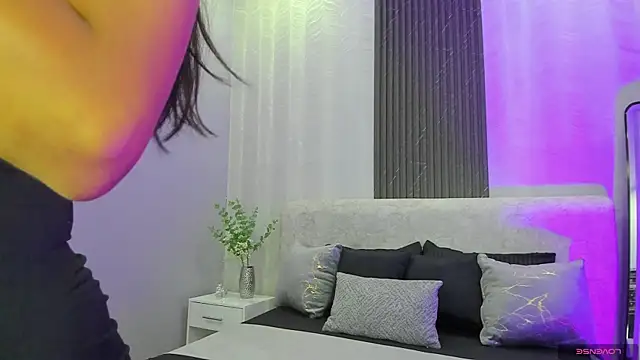 zoe martins  online show from July 8, 2026, 5:35 pm