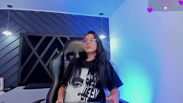 Snapshot of zoe_martins_ chatting on February 6, 2026, 5:31 pm zoe martins online show from February 6, 2026, 5:31 pm