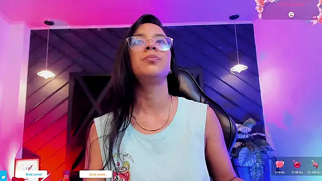 Snapshot of zoe_martins_ chatting on February 4, 2026, 5:30 pm zoe martins online show from February 4, 2026, 5:30 pm