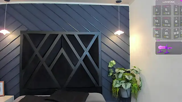 zoe martins  online show from September 20, 2025, 5:29 pm