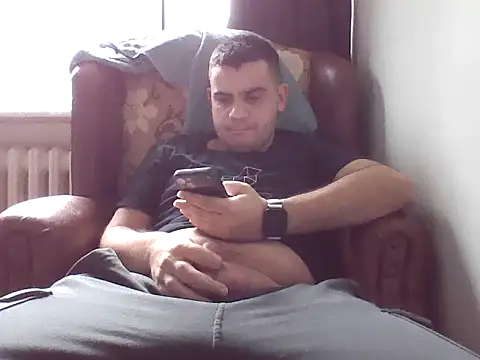 kocasosisli online show from February 12, 2026, 6:13 am