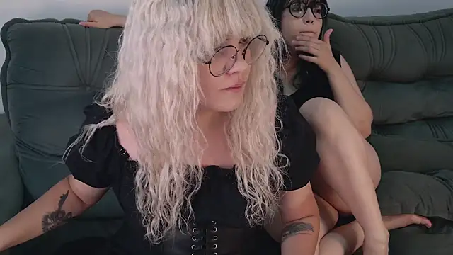 yumiandtsuki online show from March 23, 2026, 2:55 am